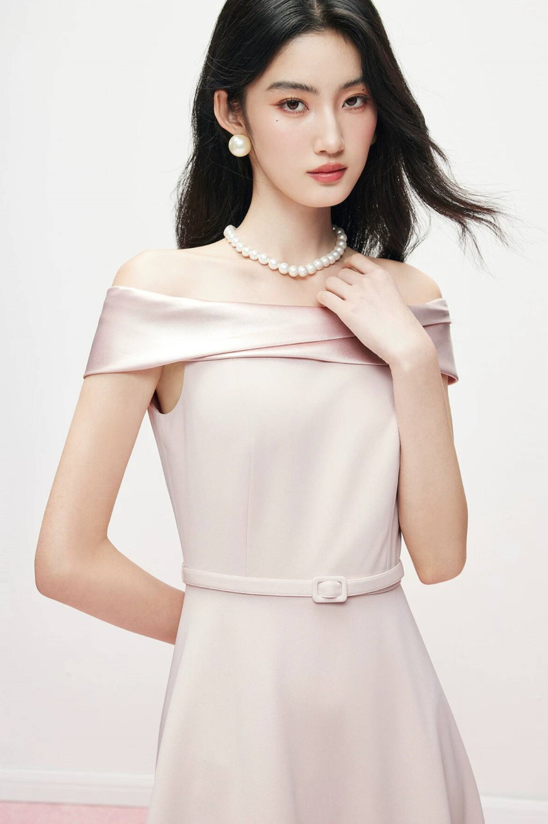 Robe midi rose en satin pour f - Party Games Offline avis et prix