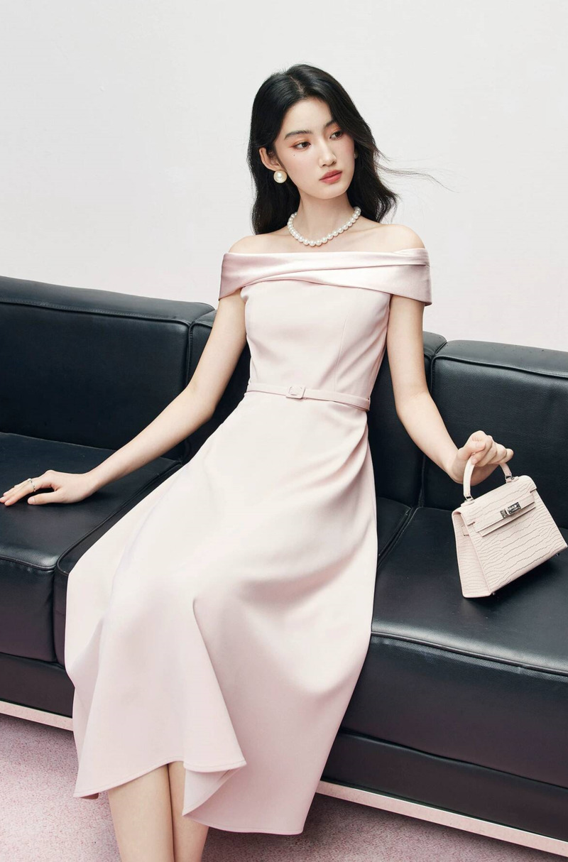 Robe midi rose en satin pour f - Party Games Offline avis et prix
